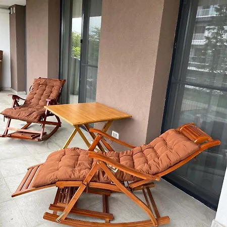 Q Business Apartman *
