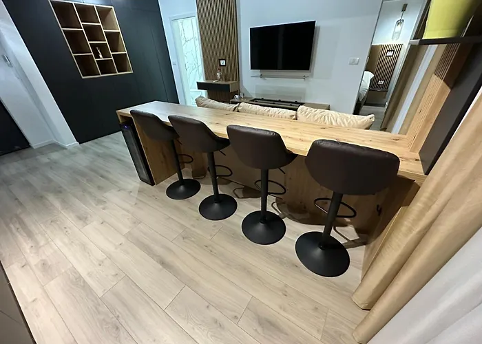 Q Business Apartment