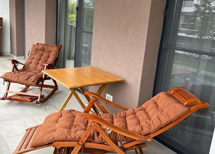 Q Business Apartment *